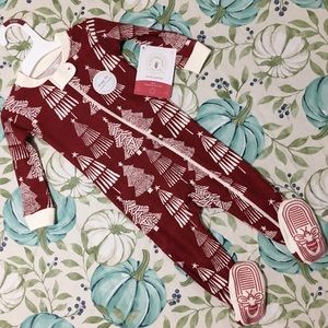 BNWT Burts Bees Baby 3-6 Month Christmas onesie pajamas